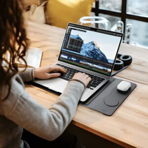 4 in 1 Wiresless Charging Laptop Sleeve